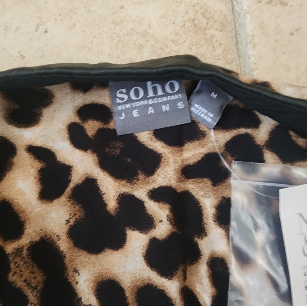 Leopard Print Blouse - Picture 3 of 5